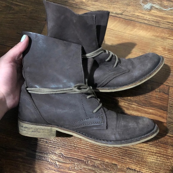 “Peasant” boots - Picture 5 of 9